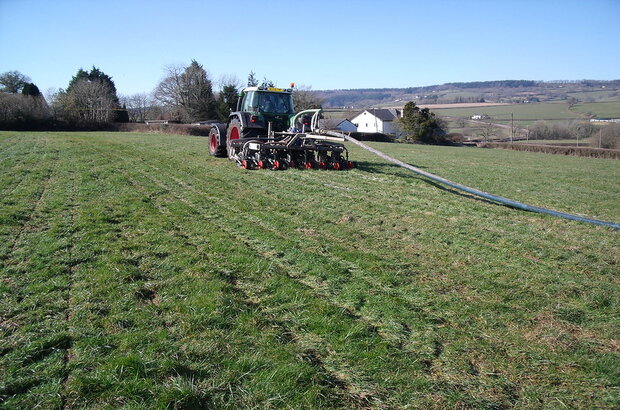 Slurry injector injecting dirty water to a field via a umbilical system on the Blackdown Hills