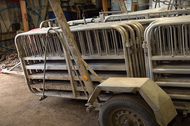 A mobile sheep handling system